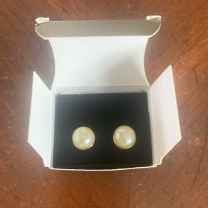 Avon Classic Baroque Pearlesque Earrings Brand New in Box